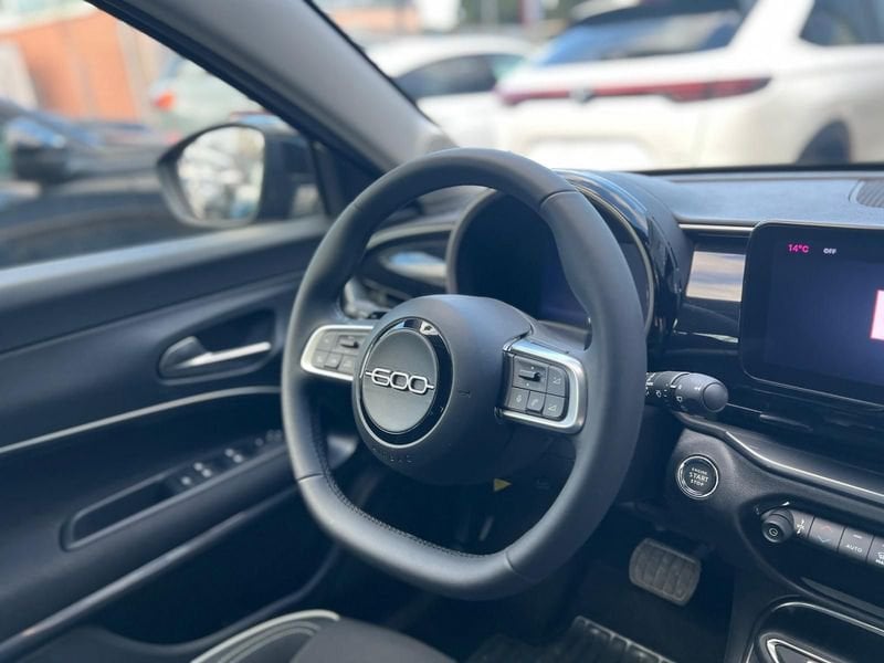 Fiat 600  1.2 Hybrid 145cv DCT MHEV Icon