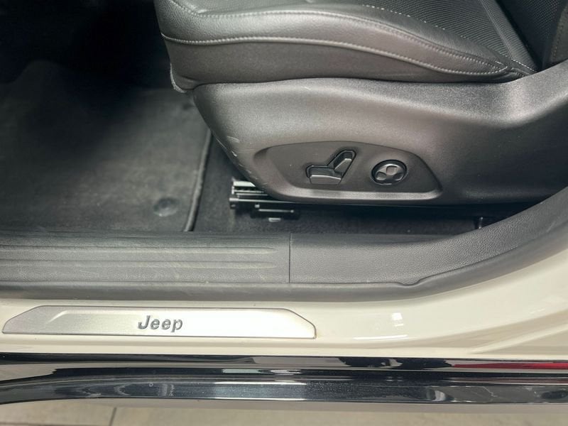 Jeep   1.5 Turbo MHEV T4 96kW Summit DDCT