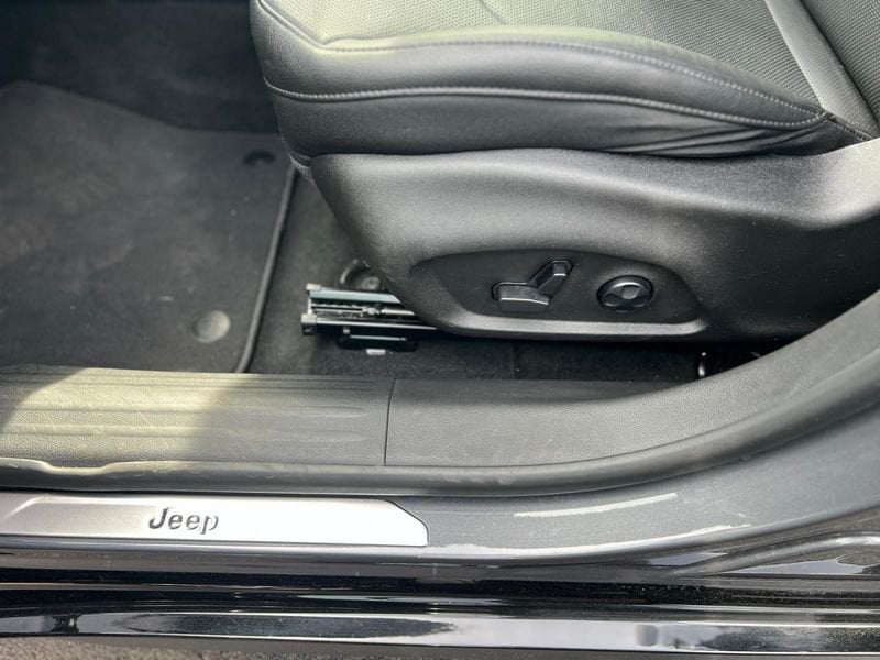 Jeep   1.5 Turbo MHEV T4 96kW Summit DDCT