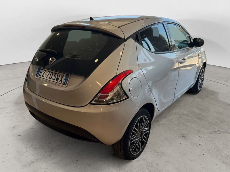 Lancia Ypsilon  Ypsilon 1.2 8v Elefantino ecochic Gpl 69cv my14