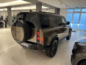 Land Rover Defender  Defender 110 3.0D I6 200 CV AWD Auto X-Dynamic SE