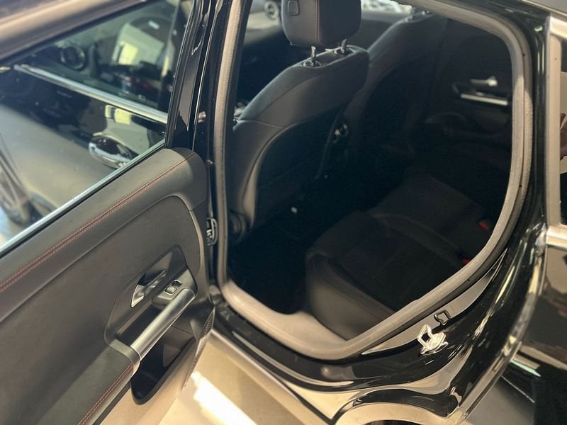 Mercedes-Benz   GLA 200 d Automatic AMG Line Advanced Plus