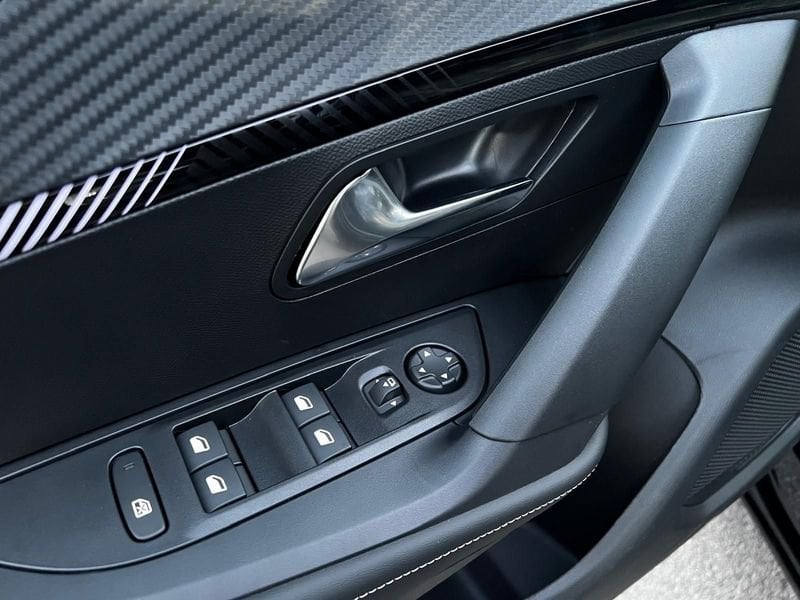 Peugeot 2008  2008 PureTech 100 S&S Allure