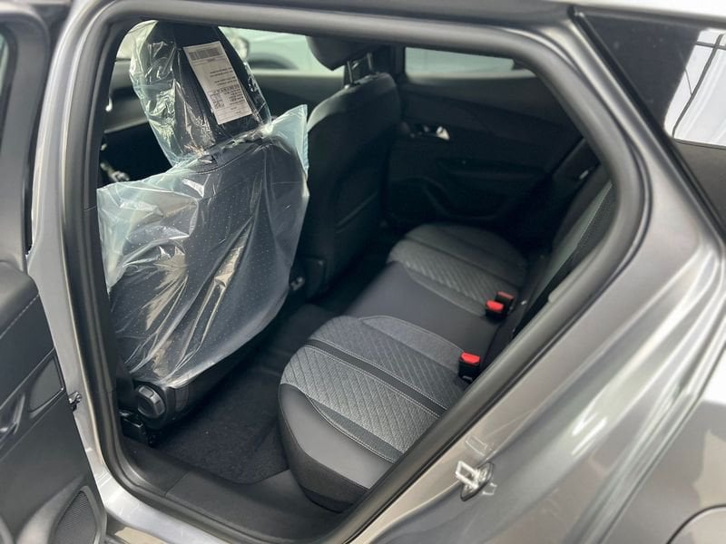 Peugeot 2008  2008 PureTech 100 S&S Allure