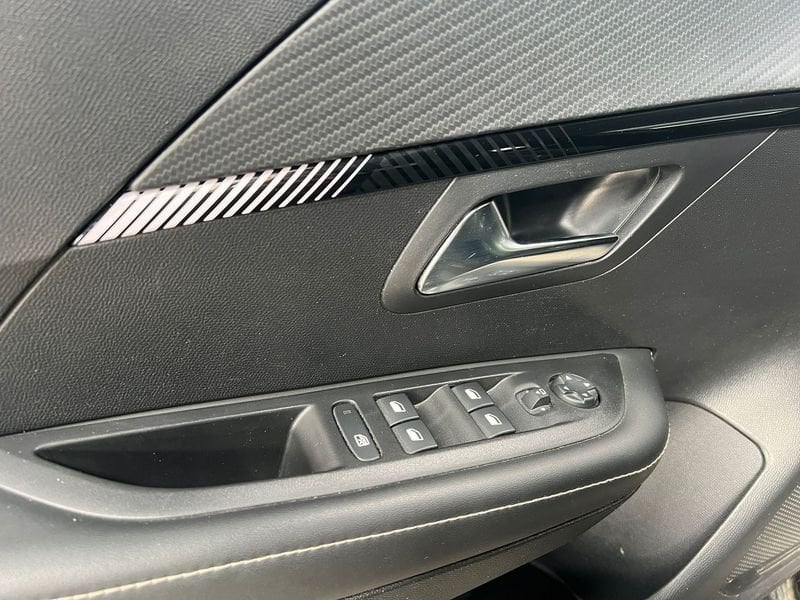 Peugeot 208  Allure PureTech 100 S/S