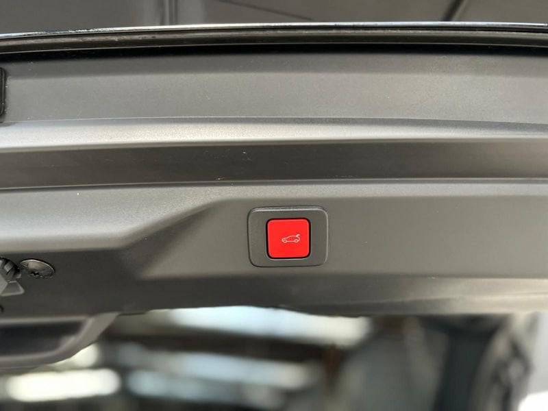 Peugeot 3008  Hybrid 145 GT e-DCS 6