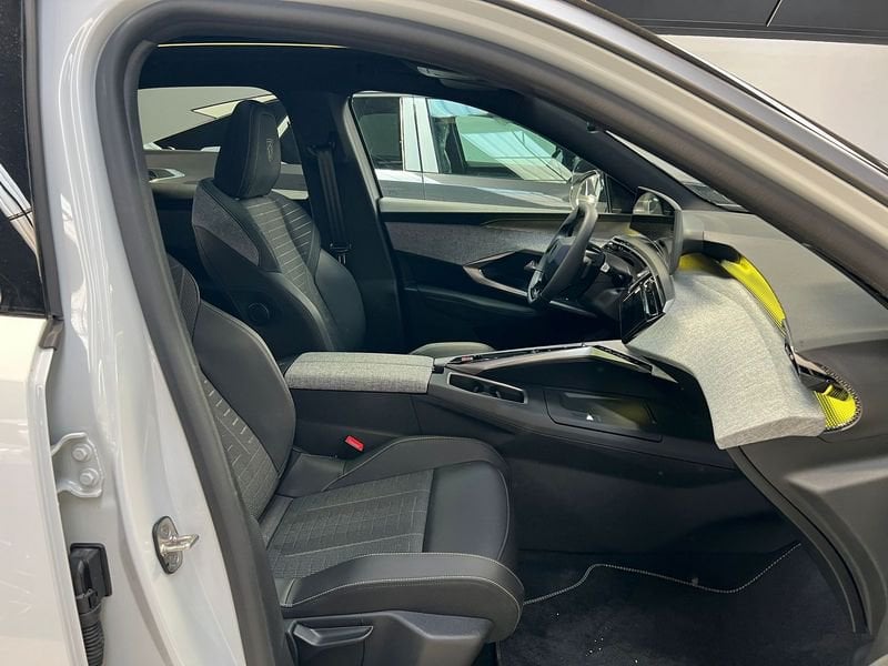 Peugeot 3008  Hybrid 145 GT e-DCS 6