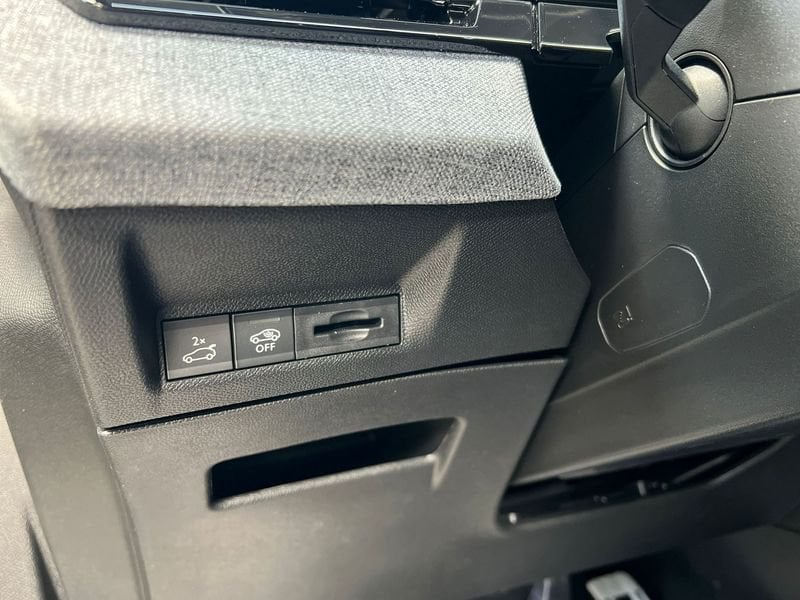 Peugeot 3008  Hybrid 145 GT e-DCS 6