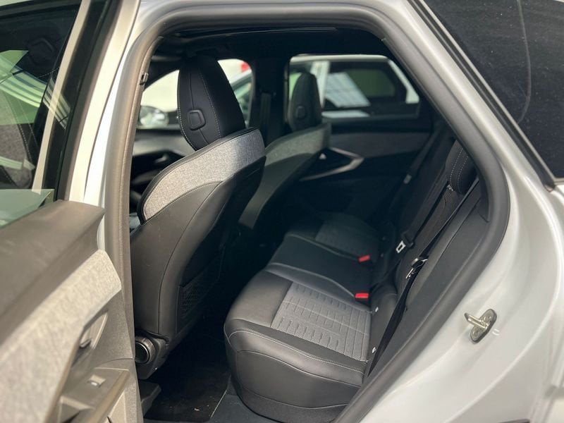 Peugeot 3008  Hybrid 145 GT e-DCS 6