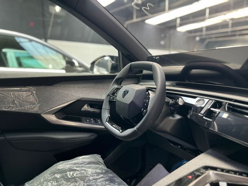 Peugeot 3008  Hybrid 145 GT e-DCS 6