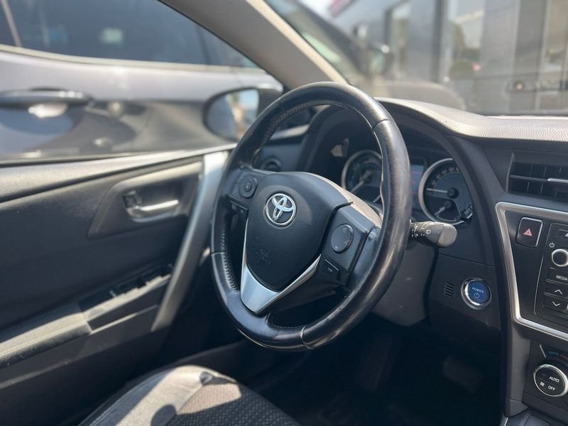 Toyota Auris  Hybrid Lounge