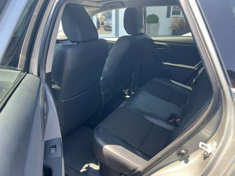 Toyota Auris  Hybrid Lounge