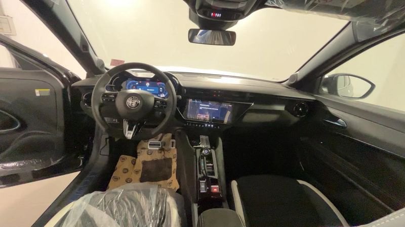 Alfa Romeo   1.2 eDCT6 ibrida Sport Speciale