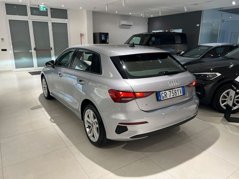 Audi   30 TDI S tronic