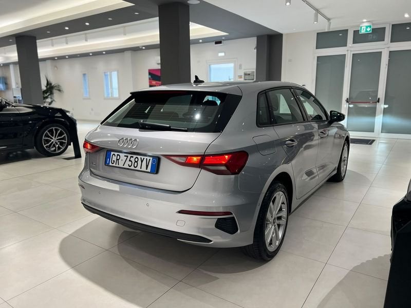 Audi   30 TDI S tronic