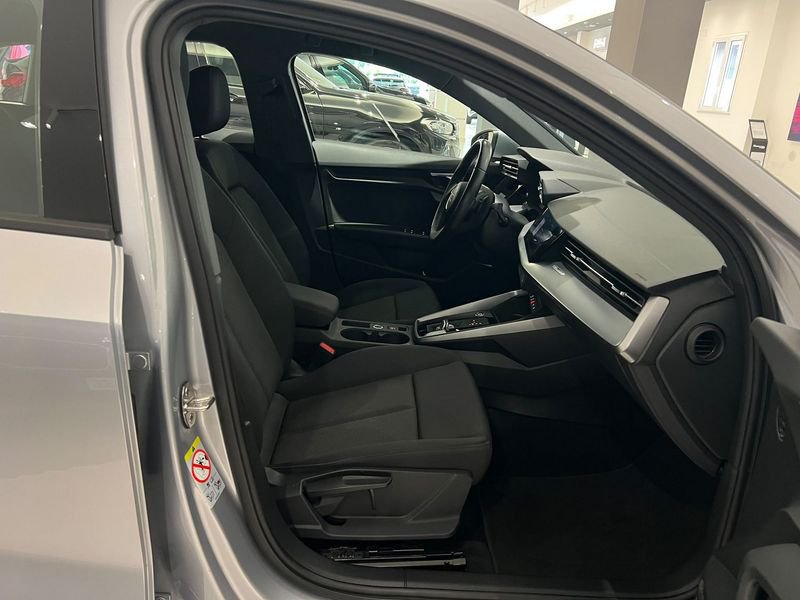 Audi   30 TDI S tronic