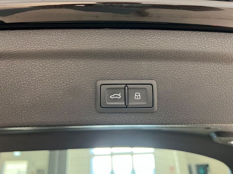 Audi   35 TDI S tronic S Line Edition