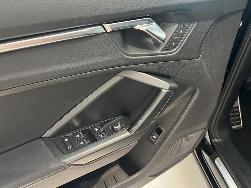 Audi   35 TDI S tronic S Line Edition