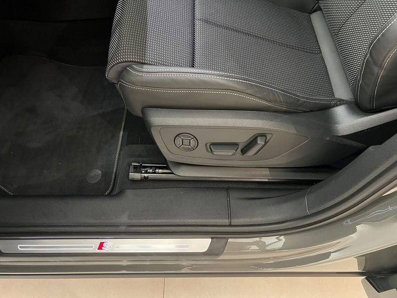 Audi Q3  45 TFSI e S tronic S Line Edition