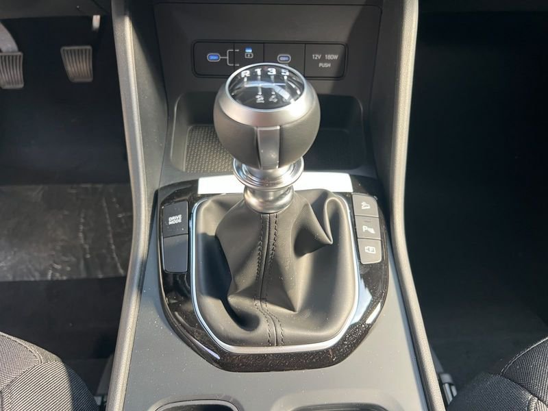 Hyundai   1.6 HEV 2WD AT Xtech