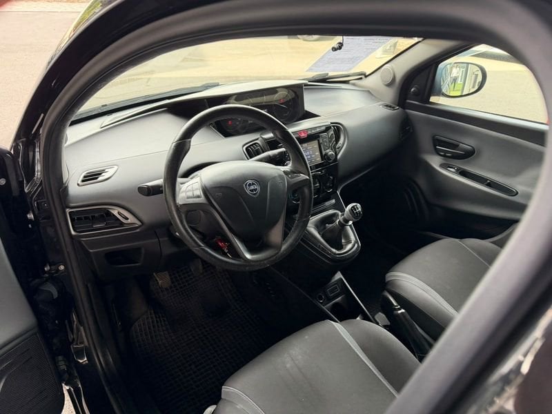 Lancia Ypsilon  Ypsilon 1.2 Silver ecochic Gpl 69cv