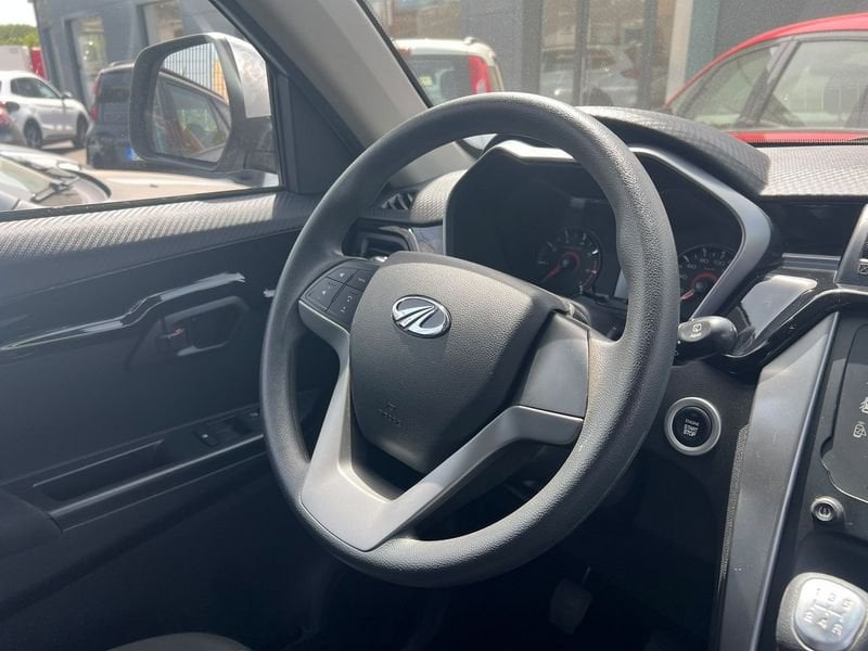 Mahindra   1.2 K8
