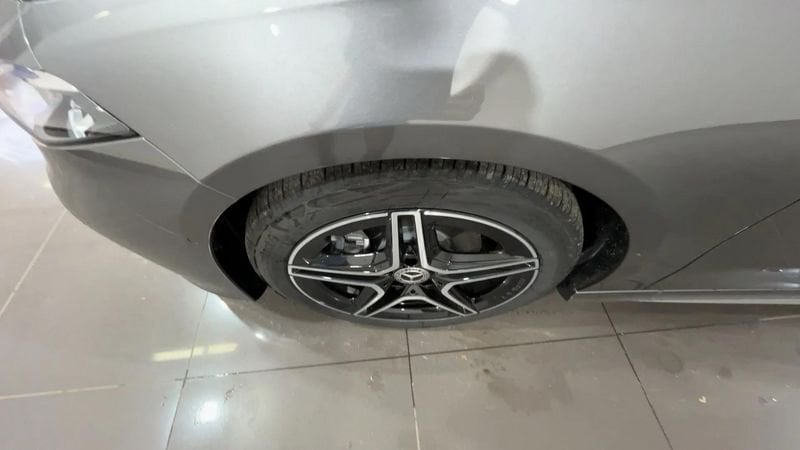 Mercedes-Benz   A 200 d AMG Line Advanced auto