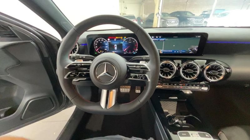 Mercedes-Benz   A 200 d AMG Line Advanced auto