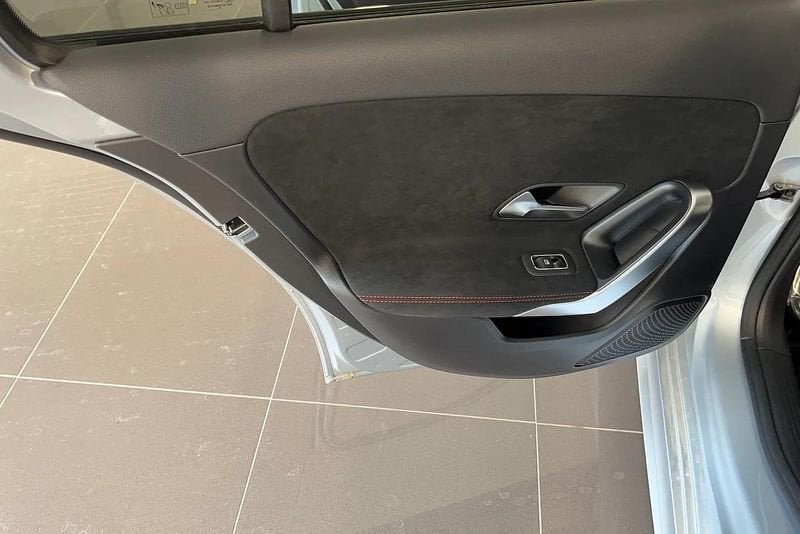 Mercedes-Benz   A 200 d AMG Line Advanced auto