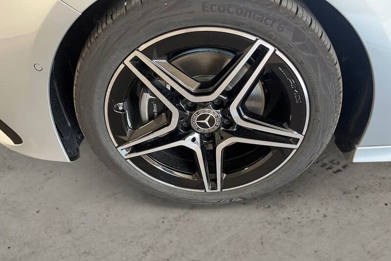 Mercedes-Benz   A 200 d AMG Line Advanced auto