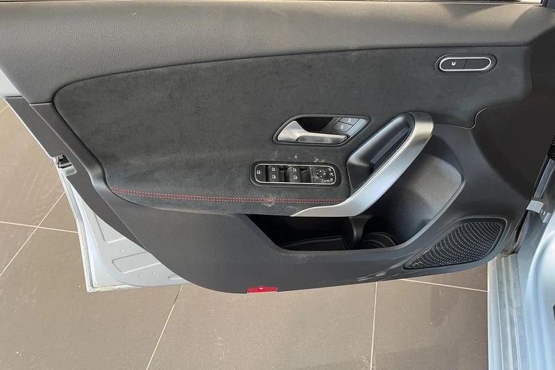 Mercedes-Benz   A 200 d AMG Line Advanced auto
