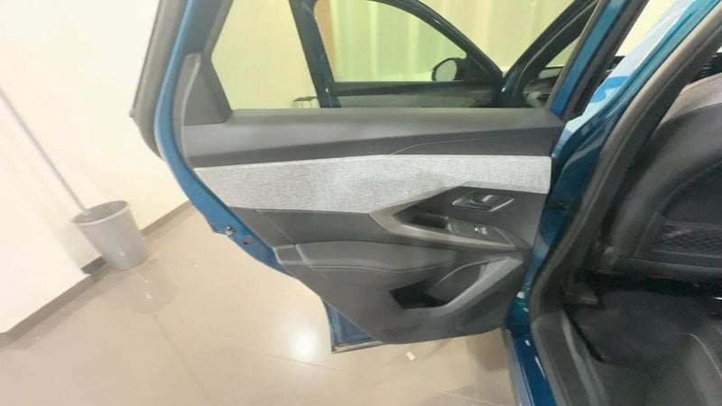 Peugeot 3008  3008 1.2 hybrid GT 145cv e-dcs6