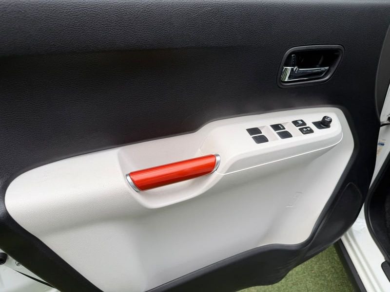 Suzuki Ignis  Ignis 1.2h Top 2wd