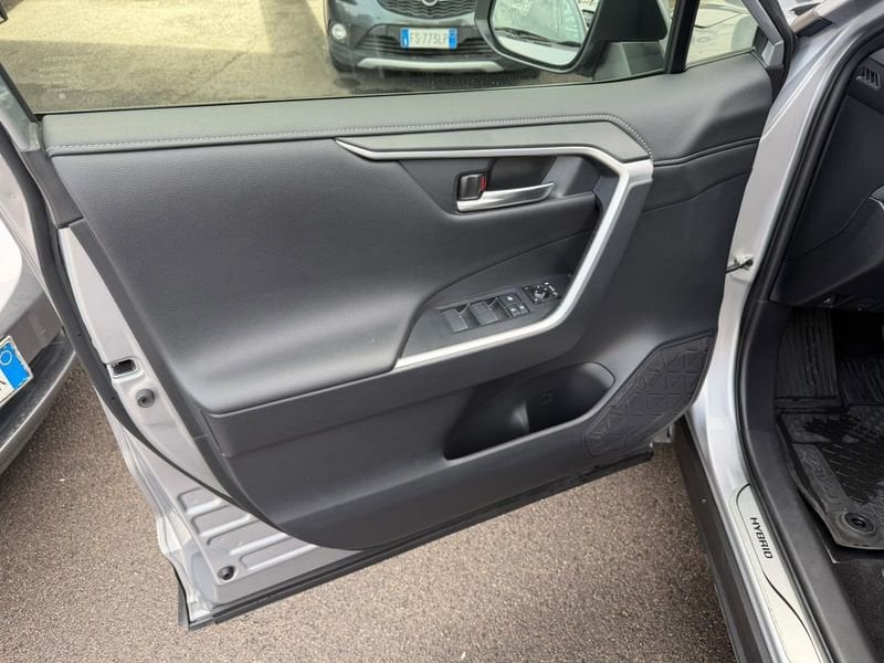 Toyota RAV4  Rav4 2.5 vvt-ie h Active 2wd 218cv e-cvt