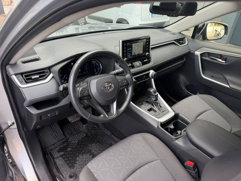 Toyota RAV4  Rav4 2.5 vvt-ie h Active 2wd 218cv e-cvt
